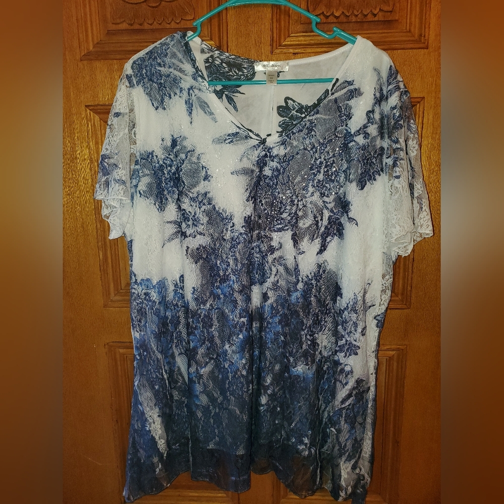 Dress Barn top with lace. Size 2x